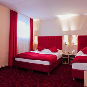Basic Triple Room
